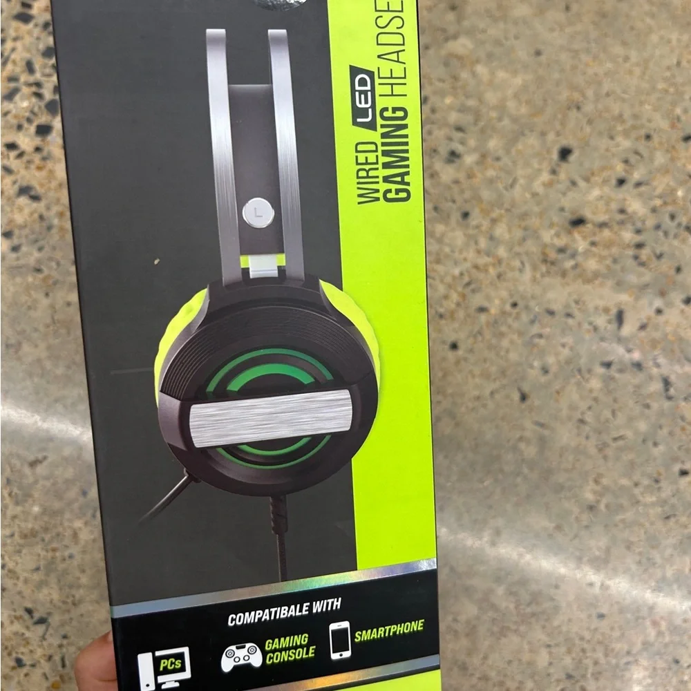 NWT wired LED gaming headset